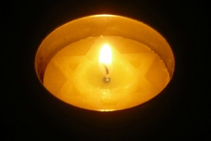 Yom_Hashoah_candle1