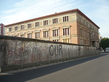 P1050898_wall