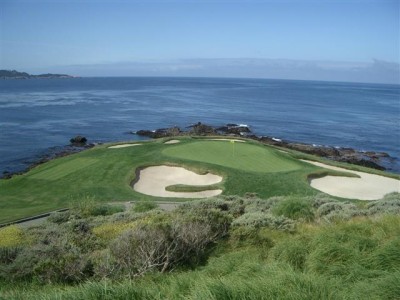 Pebble Beach Golf Links (By Metallion (Foto: Metallion) [GFDL (http://www.gnu.org/copyleft/fdl.html) or CC-BY-SA-3.0 , via Wikimedia Commons