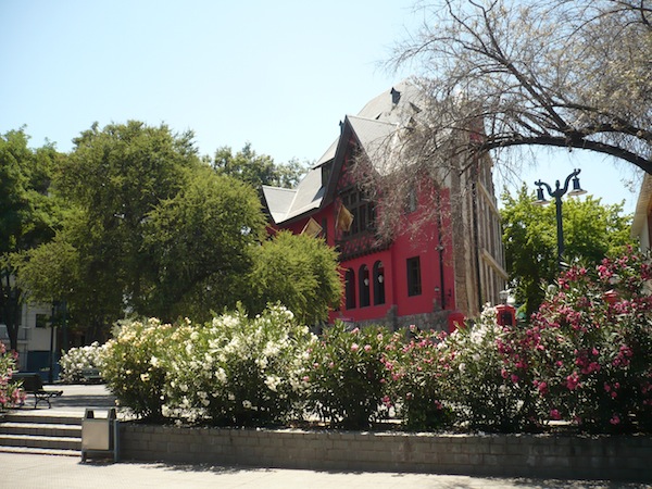 A picturesque hotel in the Barrio Bellavista, near the foot of the Cerro San Cristóbal