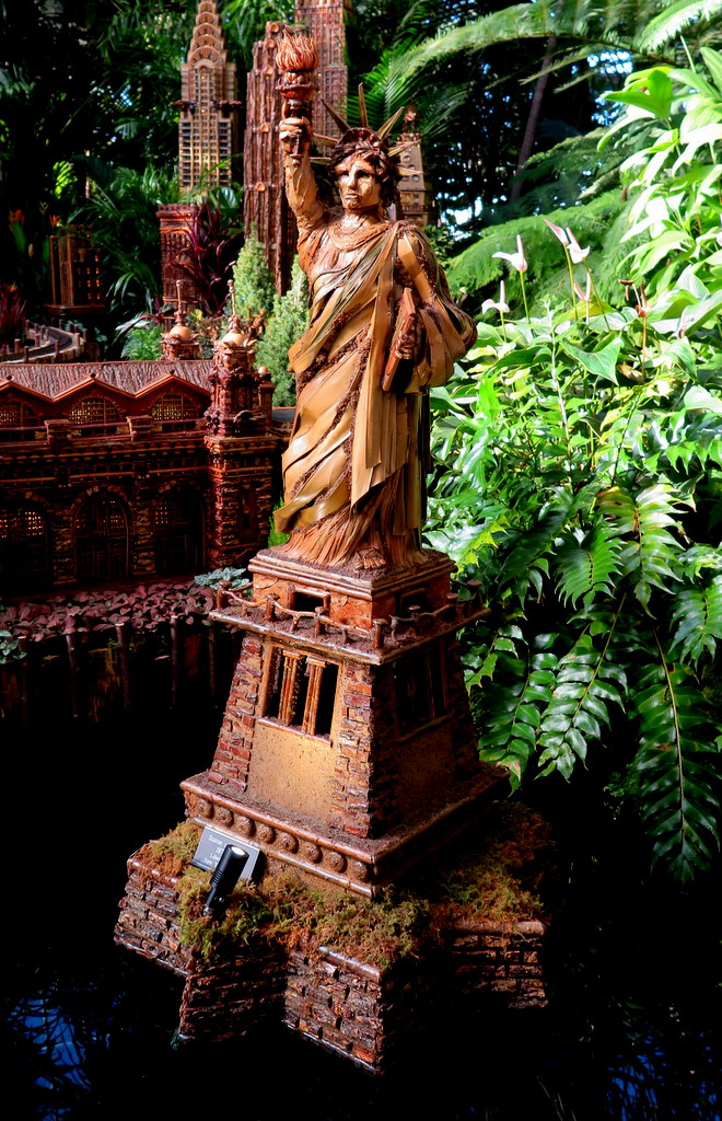 Statue of Liberty, NYBG Holiday Train Show