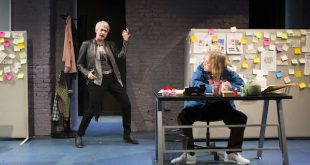 Jennifer Morris as Kate and Crystal Finn as Sherri in 'Washed Up on the Potomac' (Jonas Gustavsson)
