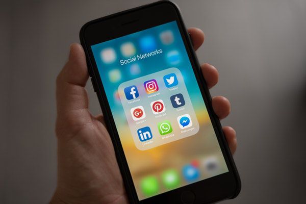 Social Media Can Influence Drug and Alcohol Addiction in Teens