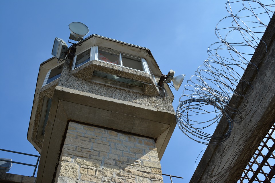 Federal Government Shutdown affects Federal Prisons