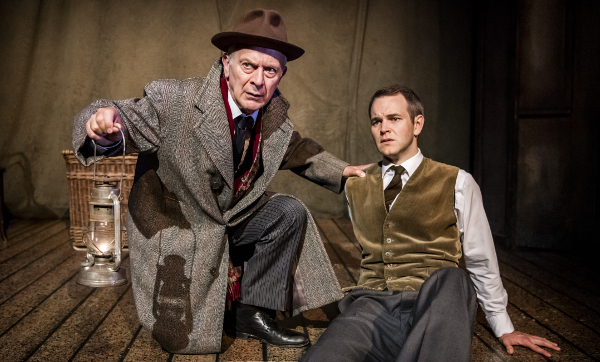 Photo of Robert Goodale as Mr. Kipps and Daniel Easton as the Actor in 'The Woman in Black'
