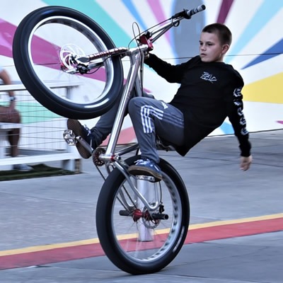 512 Wheelies
