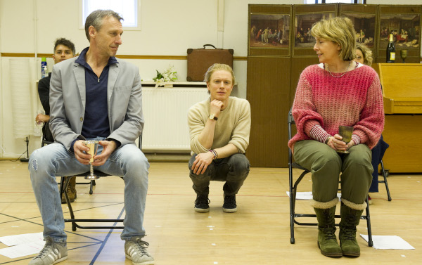 Photo of Daniel Burke, Noel White, Freddie Fox, Karen Ascoe and Sarah Gobran sitting during 'Hamlet' rehearsals
