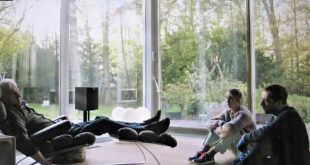 Pink Moon, Johan Leysen, Julia Akkermans, Eelco Smits