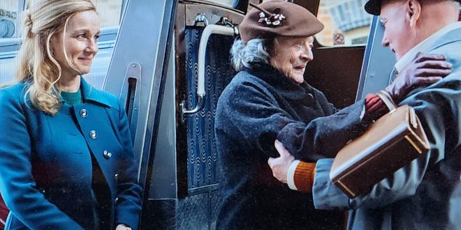 Laura Linney, Maggie Smith, The Miracle Club