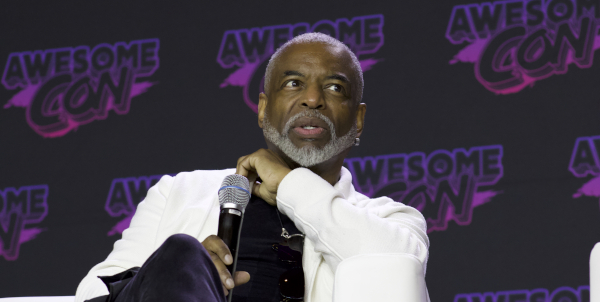 Photo of LeVar Burton holding a microphone