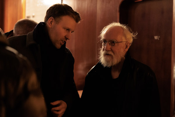 Photo of Andreas Eidhagen speaking with Sven Yrvind, the philosopher of the sea