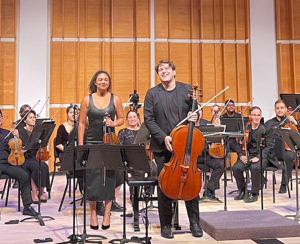 Violinist Adé Williams and cellist Gabriel Cabezas with the Parlando chamber orchestra (Photo courtesy of 8va)