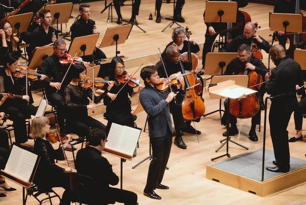 Kazem Abdullah conducts the Festival Orchestra of Lincoln Center with violinist Benjamin Beilman, July 2024