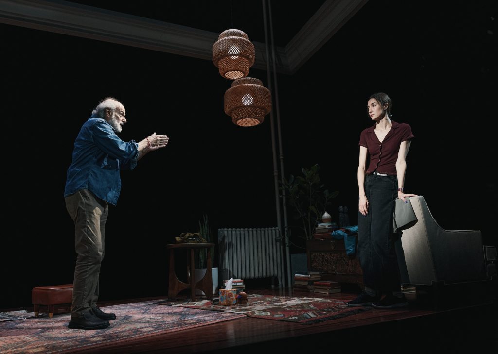 Peter Friedman, Sydney Lemmon in 'JOB' (Emilio Madrid)