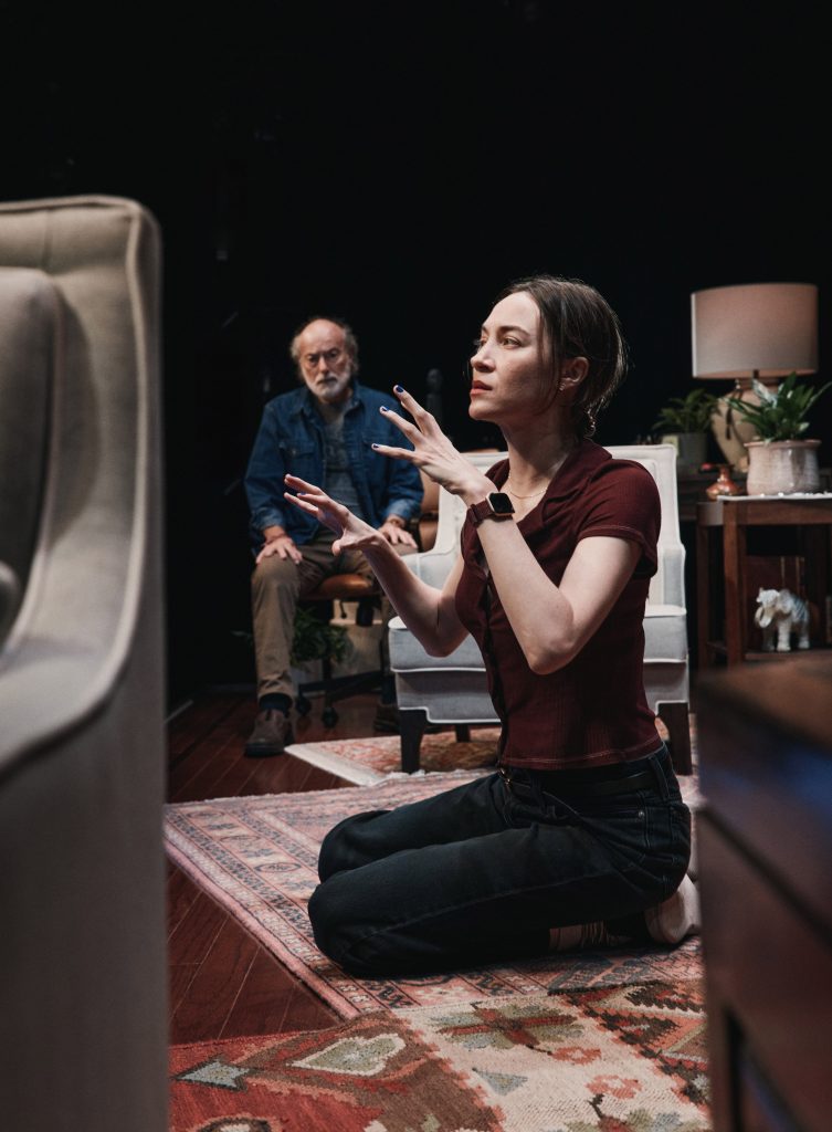 Peter Friedman, Sydney Lemmon in 'JOB' (Emilio Madrid)
