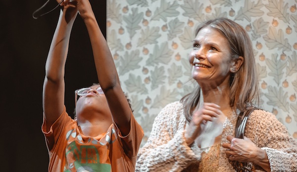 Rhylee Watson, Kathryn Erbe in 'Ashes & Ink' (Thomas Mundell, Mundell Modern Pixels)