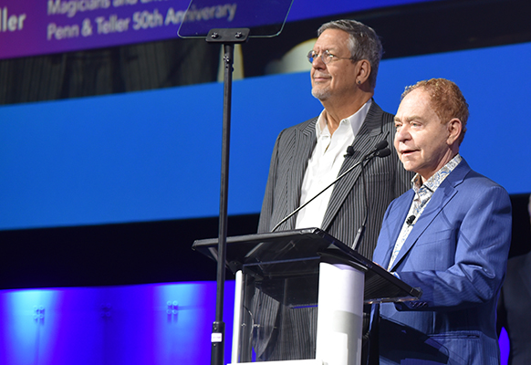 Penn and Teller accepting their award