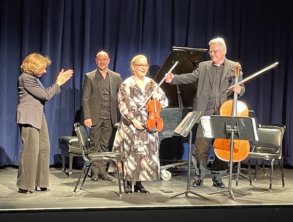 Victoria Bond with the Rudersdal Chamber Players