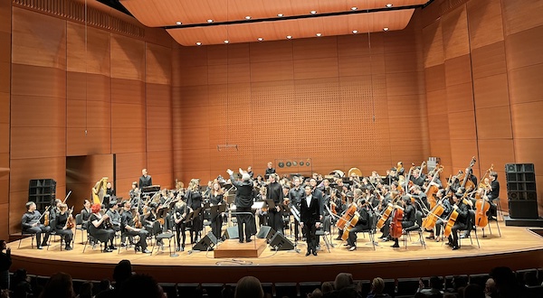 Mannes Orchestra with Stefan Jackiw