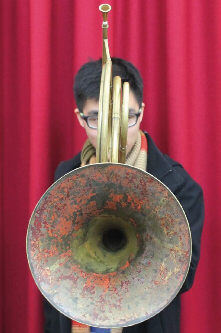 Isaac Shieh with his natural horn