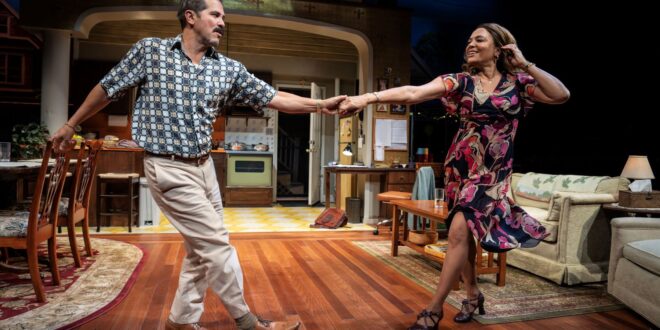 John Leguizamo, Luna Lauren Velez