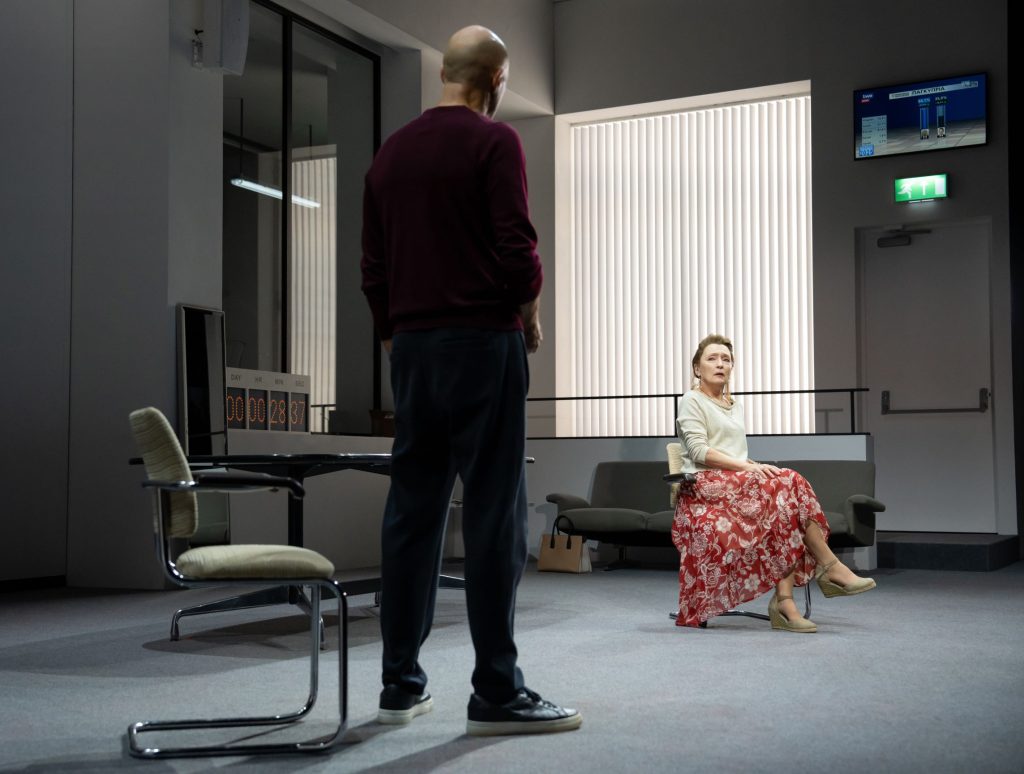 Mark Strong and Leslie Manville in 'Oedipus' (Julieta Cervantes)