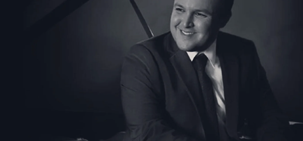 Pianist Kemuel Roig