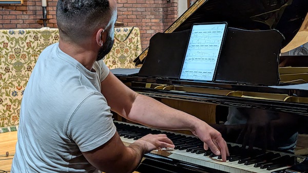 Adam Tendler at "Women's Work" concert, Village Trip Festival, 29 September 2026 (©Liz Thomson / The Village Trip)
